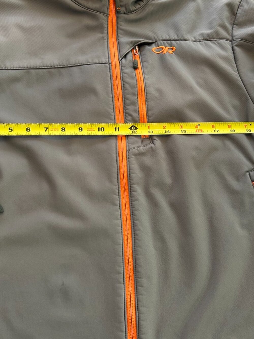 OUTDOOR RESEARCH Soft Shell Jacket - Large - Picture 3 of 6
